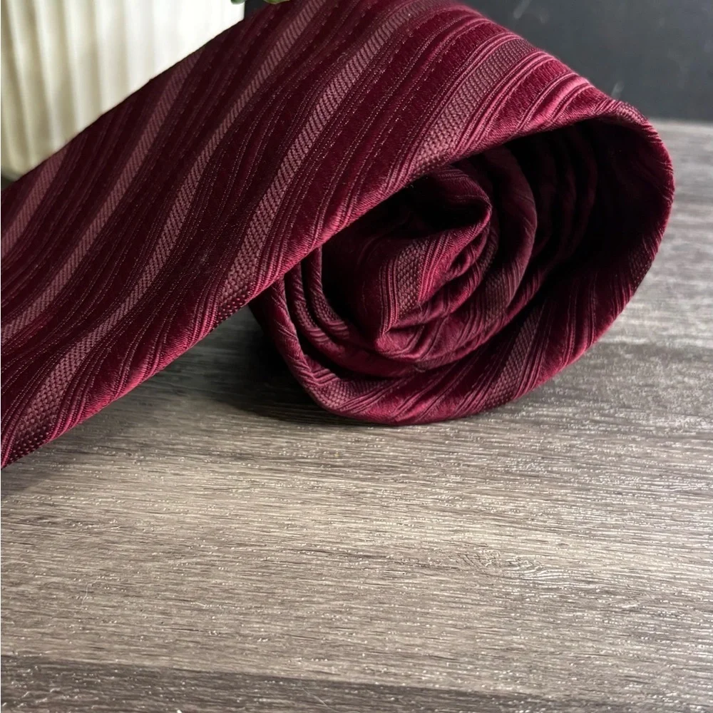 Elegant Maroon Striped Tie
